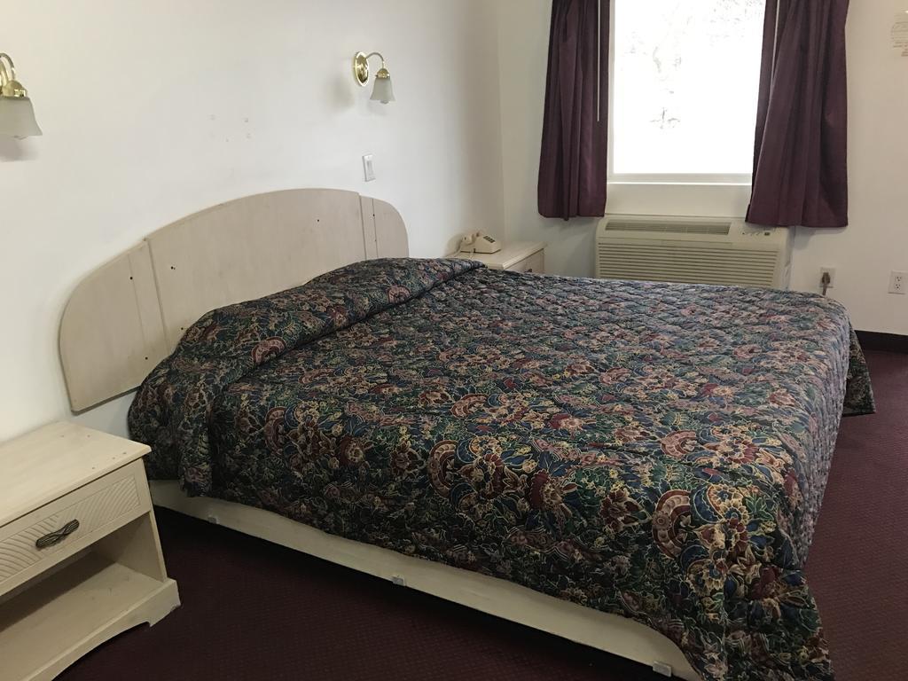 Mayfair Motel Cross Keys Bagian luar foto